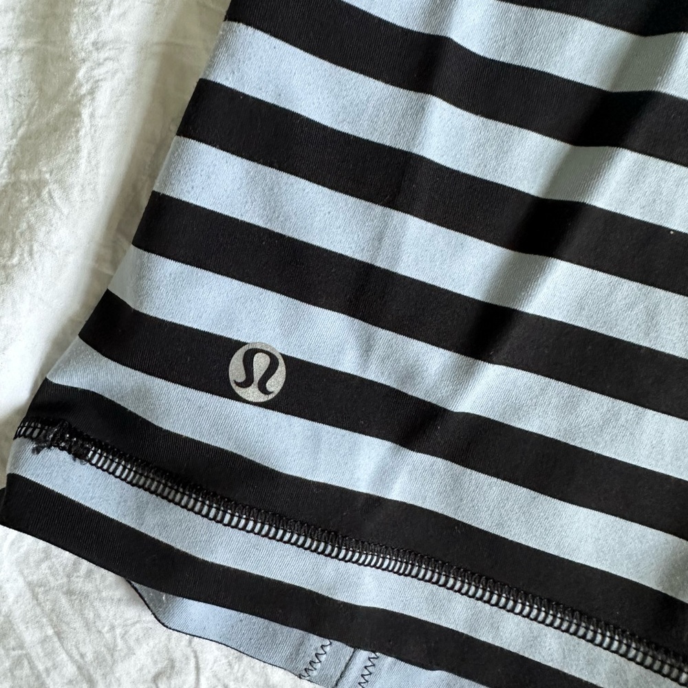 Lululemon Exercise Tank With Build In Bra Size Sm… - image 3